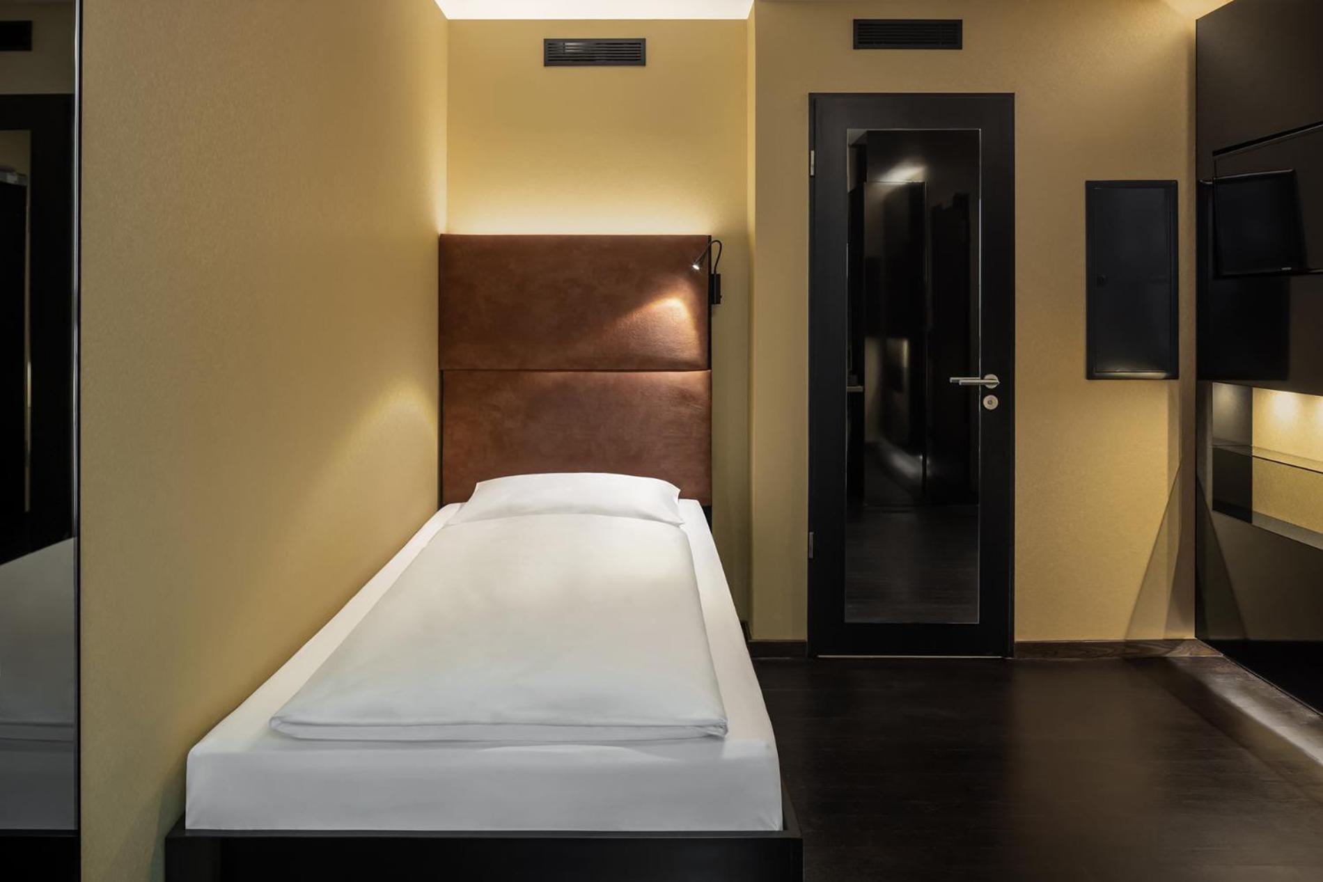 Zoe By Amano Hotel 3*